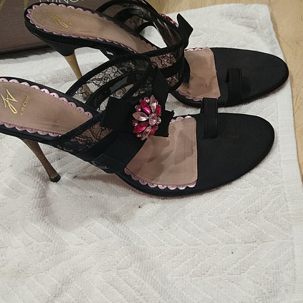 Shoes - Picture 4 of 4
